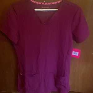 Women’s Small HeartSoul New with tags Wine Scrub top